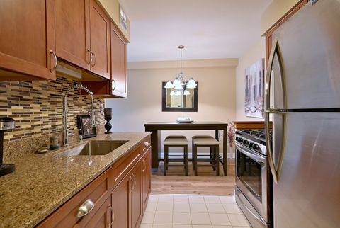 Tiny photo for 1880 Bonnie Lane #112, Hoffman Estates, IL 60169 (MLS # 12595356)