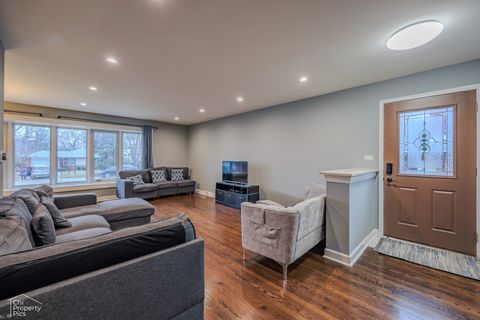 Tiny photo for 9113 Belleforte Avenue, Morton Grove, IL 60053 (MLS # 12582563)