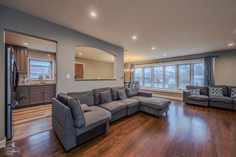 Tiny photo for 9113 Belleforte Avenue, Morton Grove, IL 60053 (MLS # 12582563)