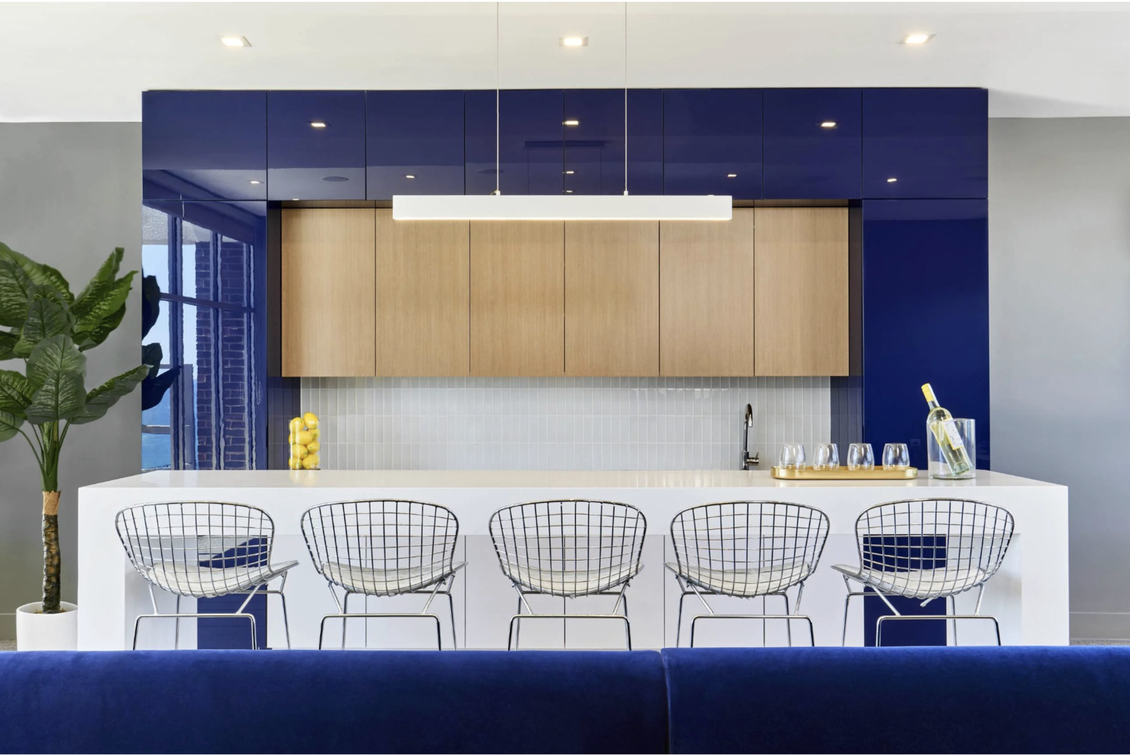 420 W Belmont Avenue 09A-R