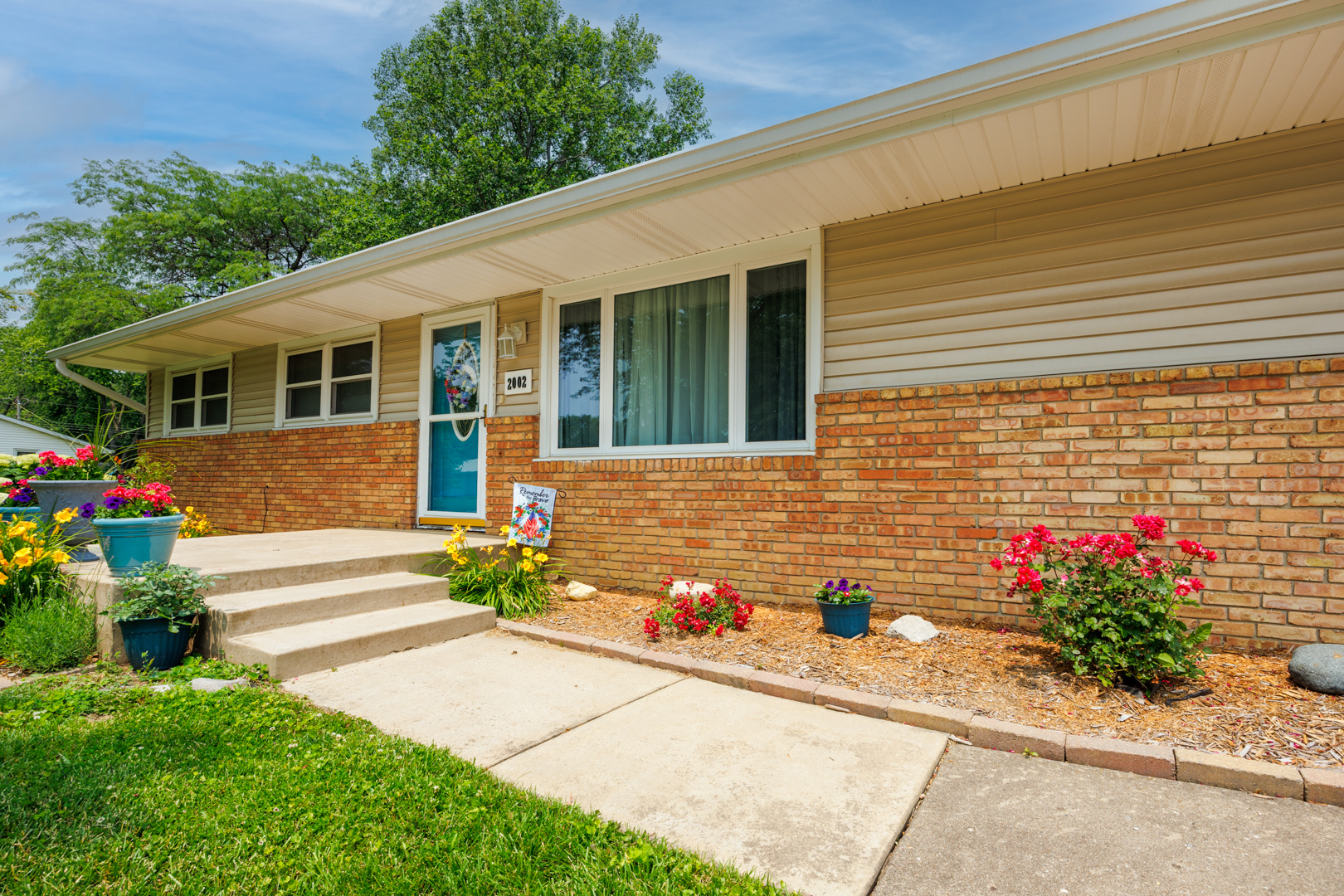 2002 Arrowhead Drive