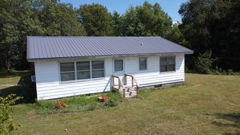 Photo of 2029 E 2300 North Road, Watseka, IL 60970 (MLS # 12463605)