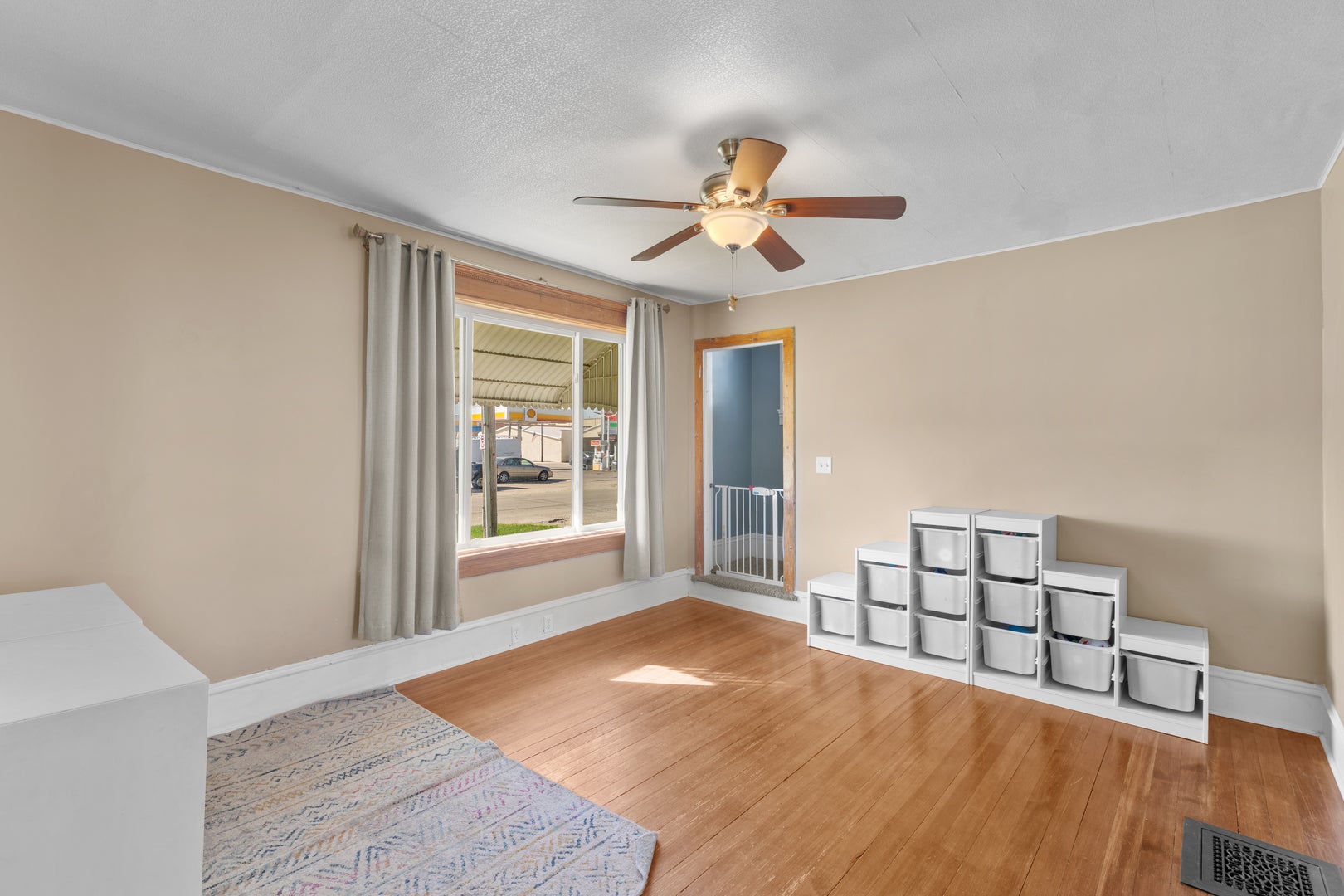 13 E 2nd Street