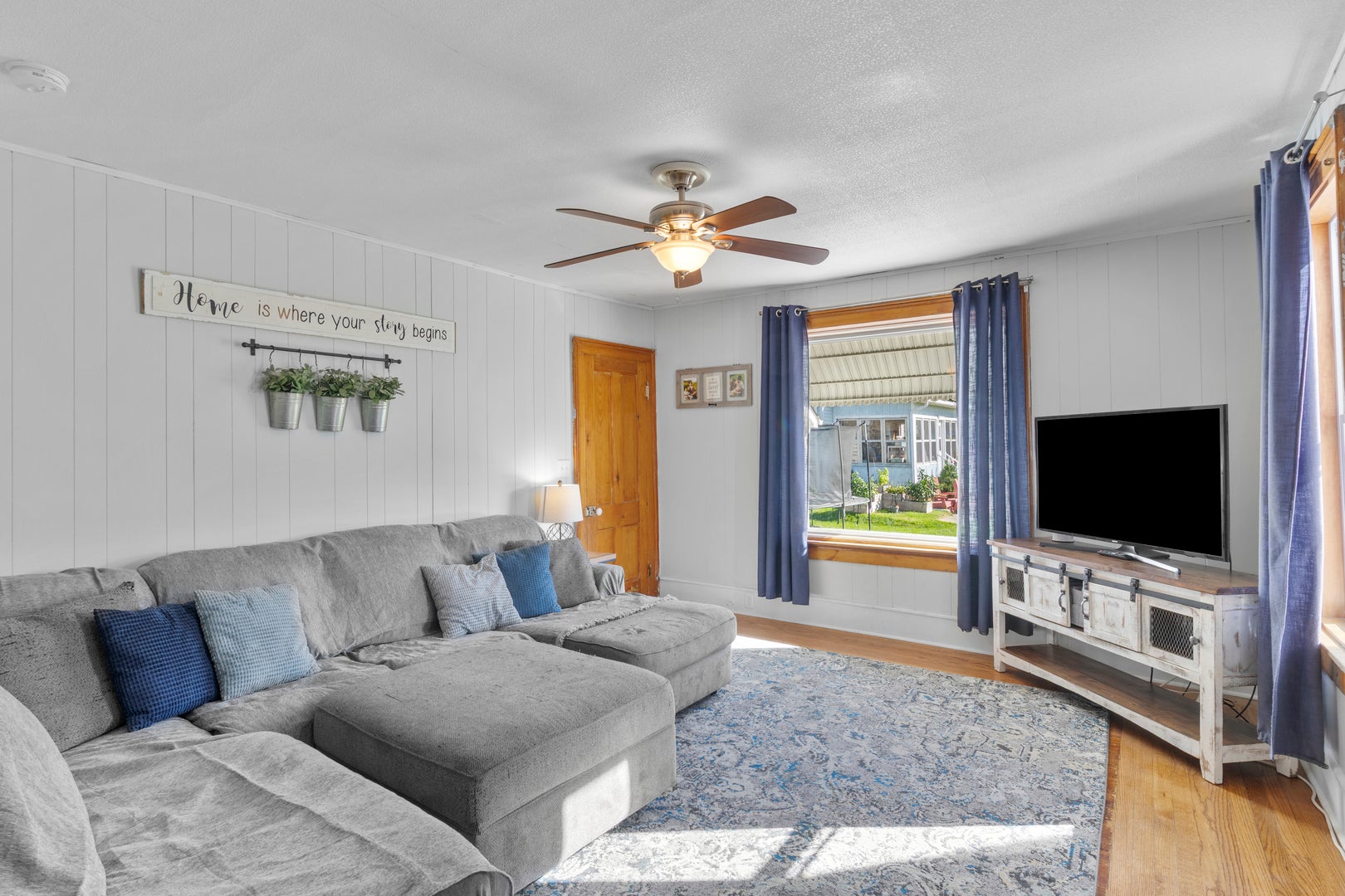 13 E 2nd Street
