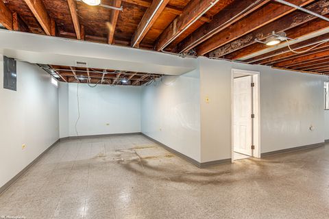 Tiny photo for 7929 S Kilbourn Avenue, Chicago, IL 60652 (MLS # 12517517)