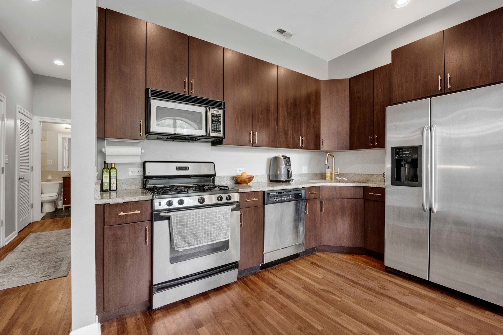 847 N Damen Avenue 2F