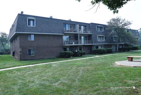 Tiny photo for 224 E Bailey Road #J, Naperville, IL 60565 (MLS # 12712034)