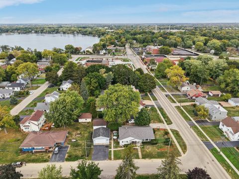 Tiny photo for 10 Glen Street, Grayslake, IL 60030 (MLS # 12484330)
