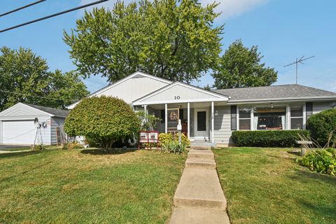 Photo of 10 Glen Street, Grayslake, IL 60030 (MLS # 12484330)