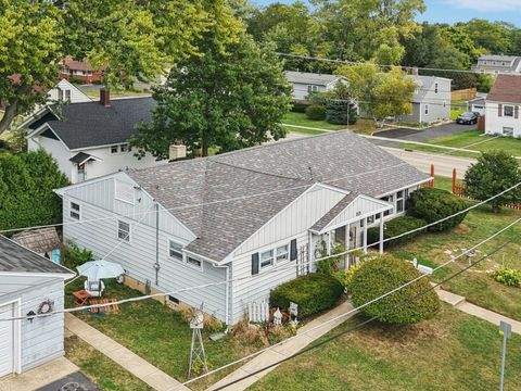 Tiny photo for 10 Glen Street, Grayslake, IL 60030 (MLS # 12484330)