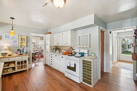 Tiny photo for 10 Glen Street, Grayslake, IL 60030 (MLS # 12484330)