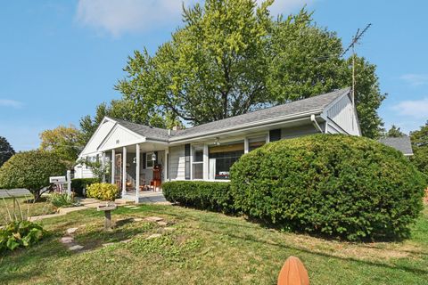 Tiny photo for 10 Glen Street, Grayslake, IL 60030 (MLS # 12484330)