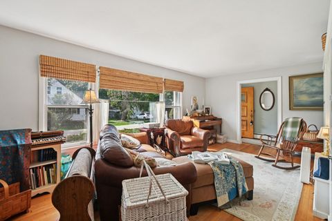 Tiny photo for 10 Glen Street, Grayslake, IL 60030 (MLS # 12484330)