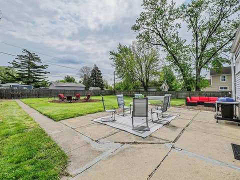 Tiny photo for 423 S Center Street, Bensenville, IL 60106 (MLS # 12601956)