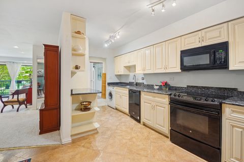Tiny photo for 820 E Old Willow Road #214, Prospect Heights, IL 60070 (MLS # 12480632)