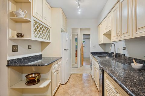 Tiny photo for 820 E Old Willow Road #214, Prospect Heights, IL 60070 (MLS # 12480632)
