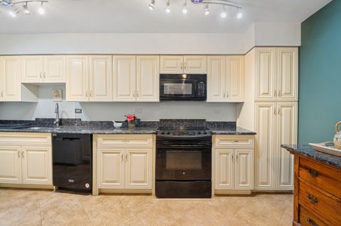 Tiny photo for 820 E Old Willow Road #214, Prospect Heights, IL 60070 (MLS # 12480632)