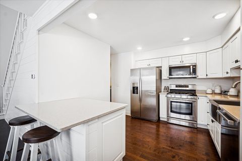 Tiny photo for 524 Bradbury Lane, Geneva, IL 60134 (MLS # 12552921)