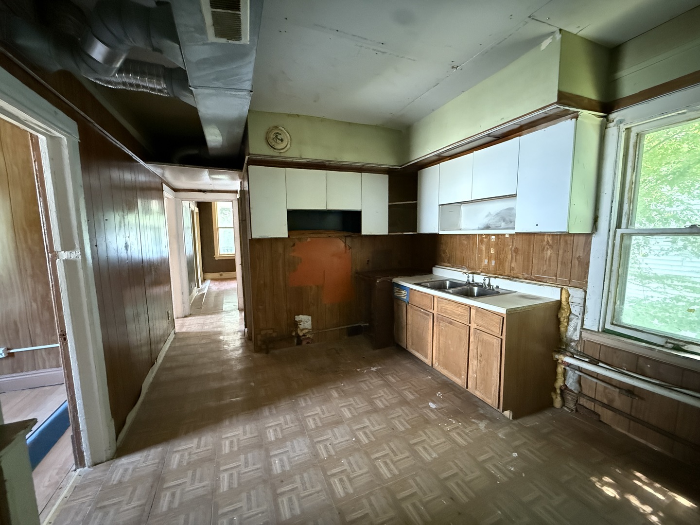 8324 S Kingston Avenue