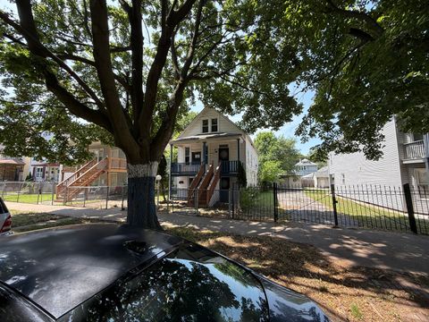 8324 S Kingston Avenue Chicago IL 60617