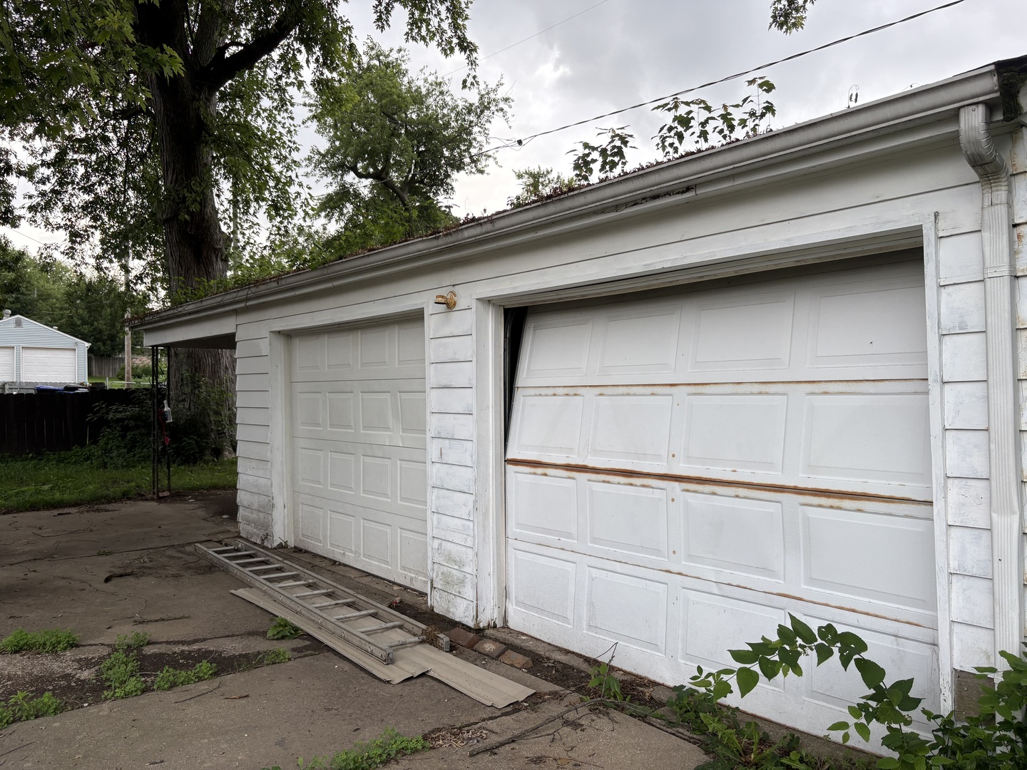 1204 W Macarthur Avenue