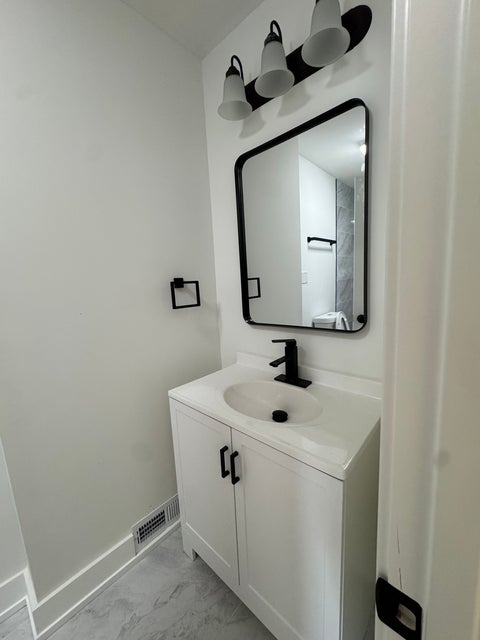 Tiny photo for 5550 W 85th Street, Burbank, IL 60459 (MLS # 12693191)