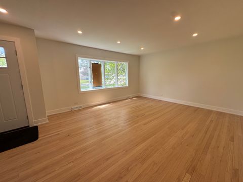 Tiny photo for 5550 W 85th Street, Burbank, IL 60459 (MLS # 12693191)