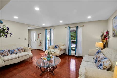 Tiny photo for 628 Primrose Lane, Schaumburg, IL 60194 (MLS # 12713835)