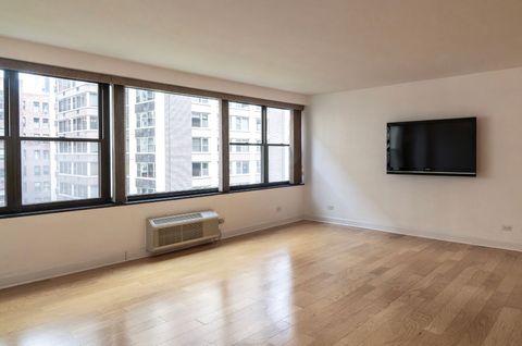 Tiny photo for 850 N Dewitt Place #10G, Chicago, IL 60611 (MLS # 12643209)