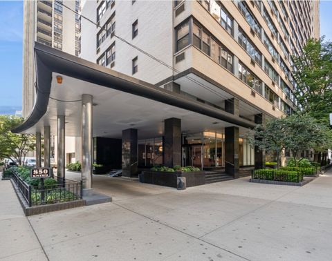 Photo of 850 N Dewitt Place #10G, Chicago, IL 60611 (MLS # 12643209)