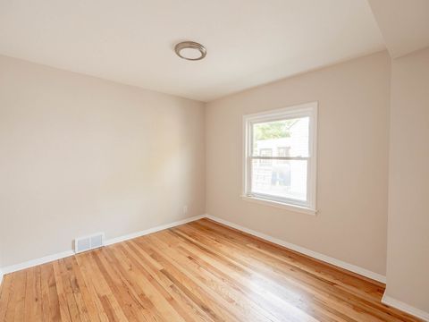 Tiny photo for 237 Ingleside Avenue, Aurora, IL 60506 (MLS # 12491519)