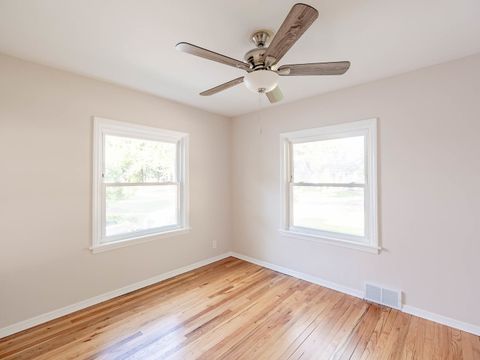 Tiny photo for 237 Ingleside Avenue, Aurora, IL 60506 (MLS # 12491519)