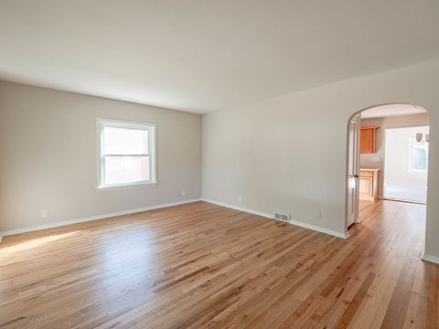 Tiny photo for 237 Ingleside Avenue, Aurora, IL 60506 (MLS # 12491519)