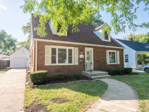 Photo of 237 Ingleside Avenue, Aurora, IL 60506 (MLS # 12491519)