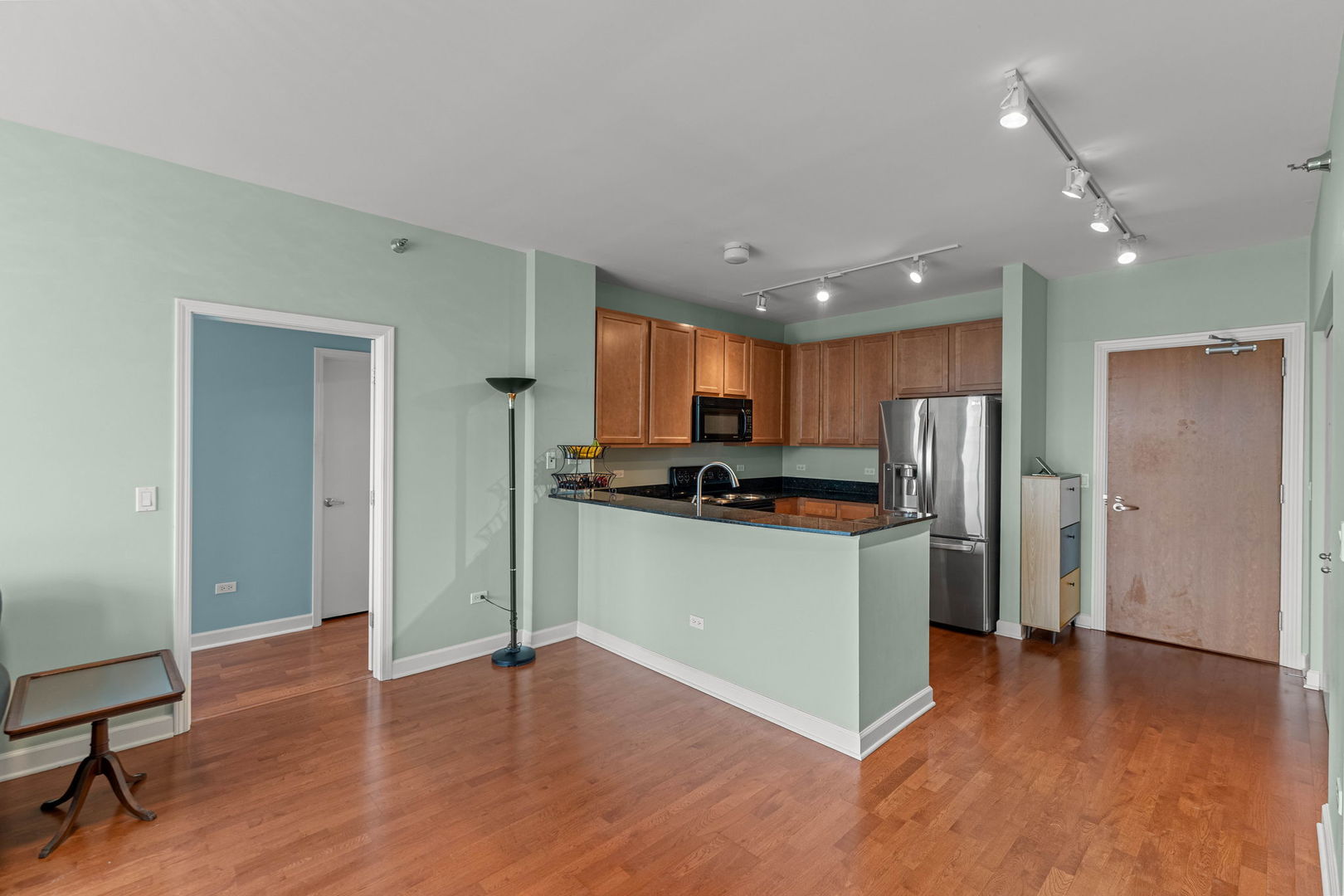 1841 S CALUMET Avenue 1111