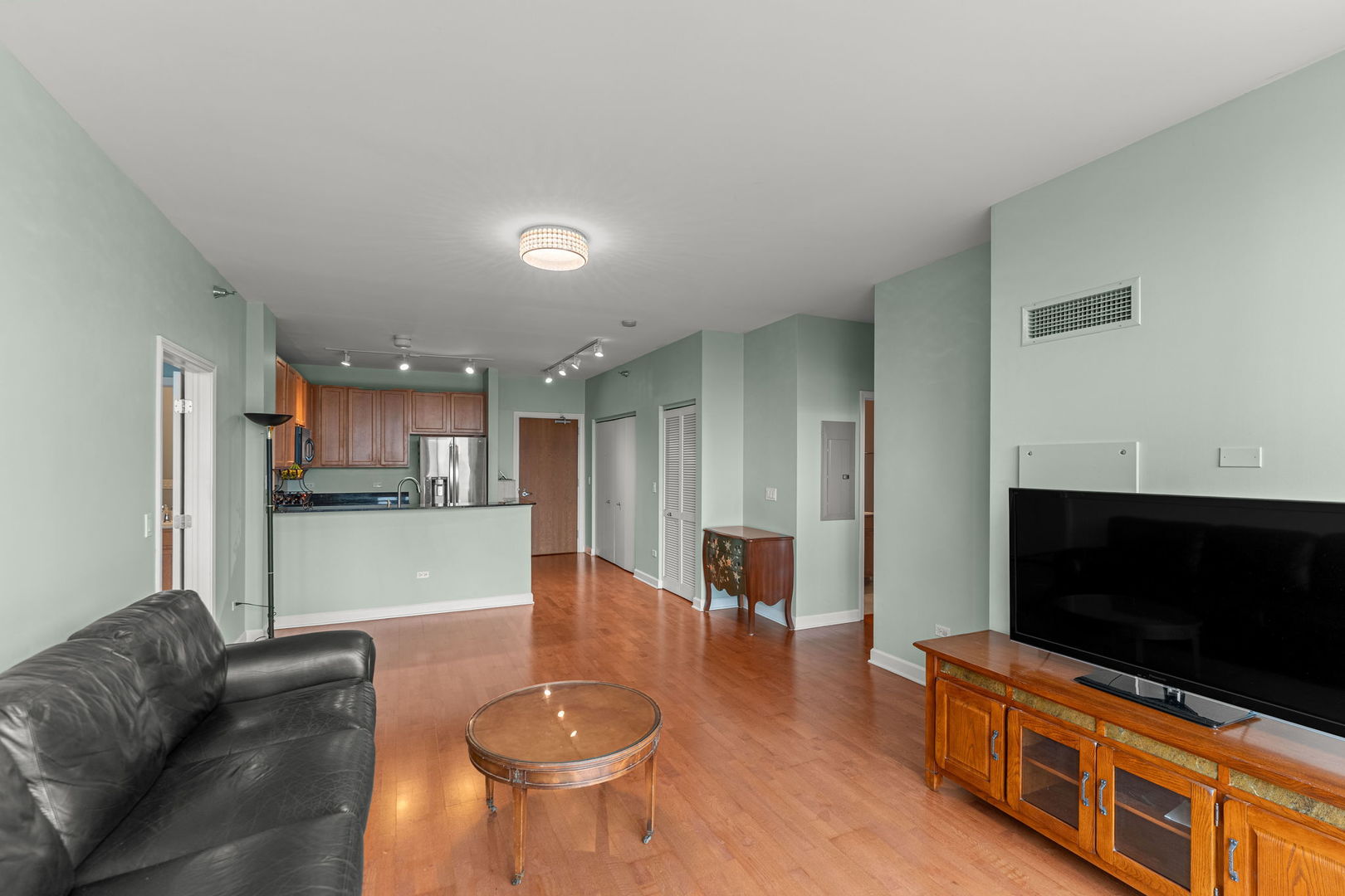 1841 S CALUMET Avenue 1111