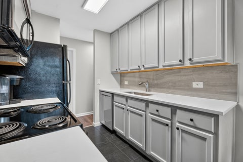 Tiny photo for 5900 Oakwood Drive #2L, Lisle, IL 60532 (MLS # 12646529)