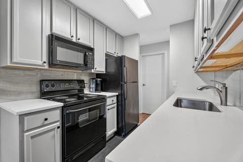 Tiny photo for 5900 Oakwood Drive #2L, Lisle, IL 60532 (MLS # 12646529)