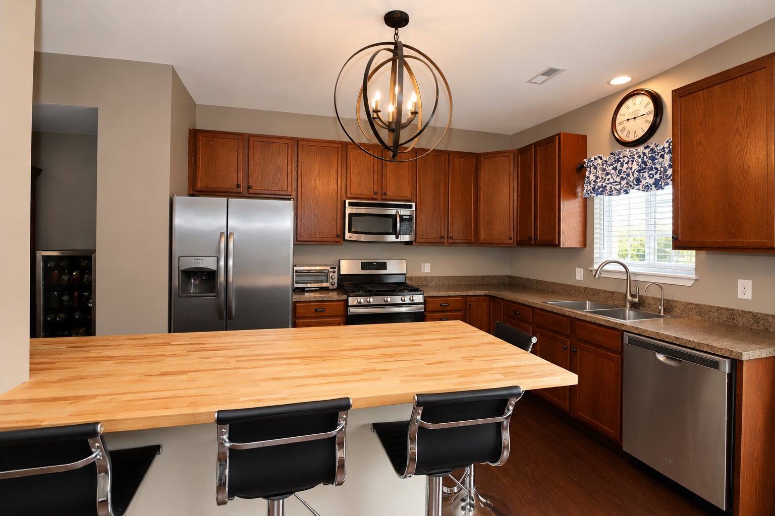142 Lakeshore Drive