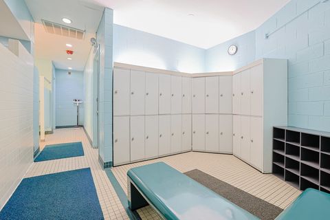 Tiny photo for 638 NAPLES Court #638, Glenview, IL 60025 (MLS # 12597378)