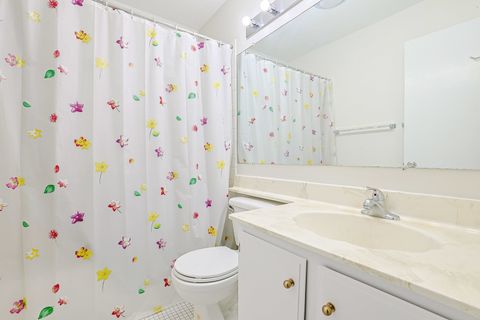 Tiny photo for 638 NAPLES Court #638, Glenview, IL 60025 (MLS # 12597378)