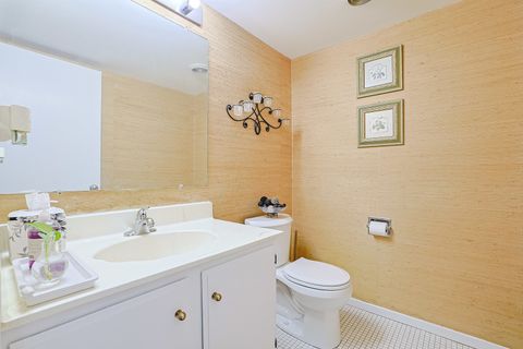 Tiny photo for 638 NAPLES Court #638, Glenview, IL 60025 (MLS # 12597378)