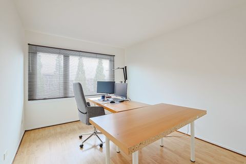 Tiny photo for 638 NAPLES Court #638, Glenview, IL 60025 (MLS # 12597378)