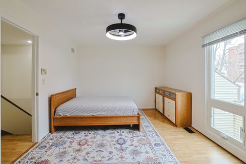 Tiny photo for 638 NAPLES Court #638, Glenview, IL 60025 (MLS # 12597378)