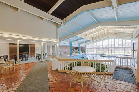 Tiny photo for 638 NAPLES Court #638, Glenview, IL 60025 (MLS # 12597378)