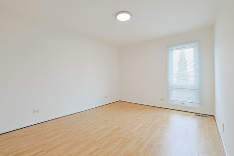 Tiny photo for 638 NAPLES Court #638, Glenview, IL 60025 (MLS # 12597378)