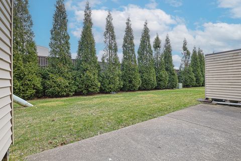 Tiny photo for 638 NAPLES Court #638, Glenview, IL 60025 (MLS # 12597378)