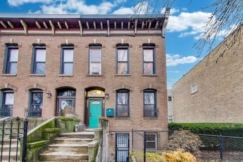 902 S Claremont Avenue 1 Chicago IL 60612