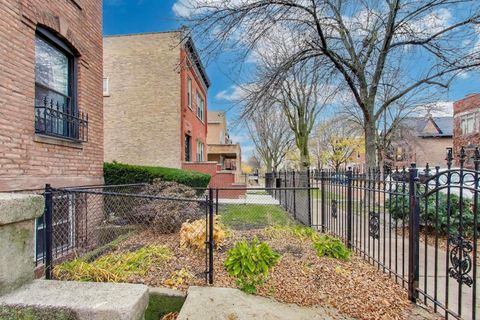 Tiny photo for 902 S Claremont Avenue #1, Chicago, IL 60612 (MLS # 12524228)