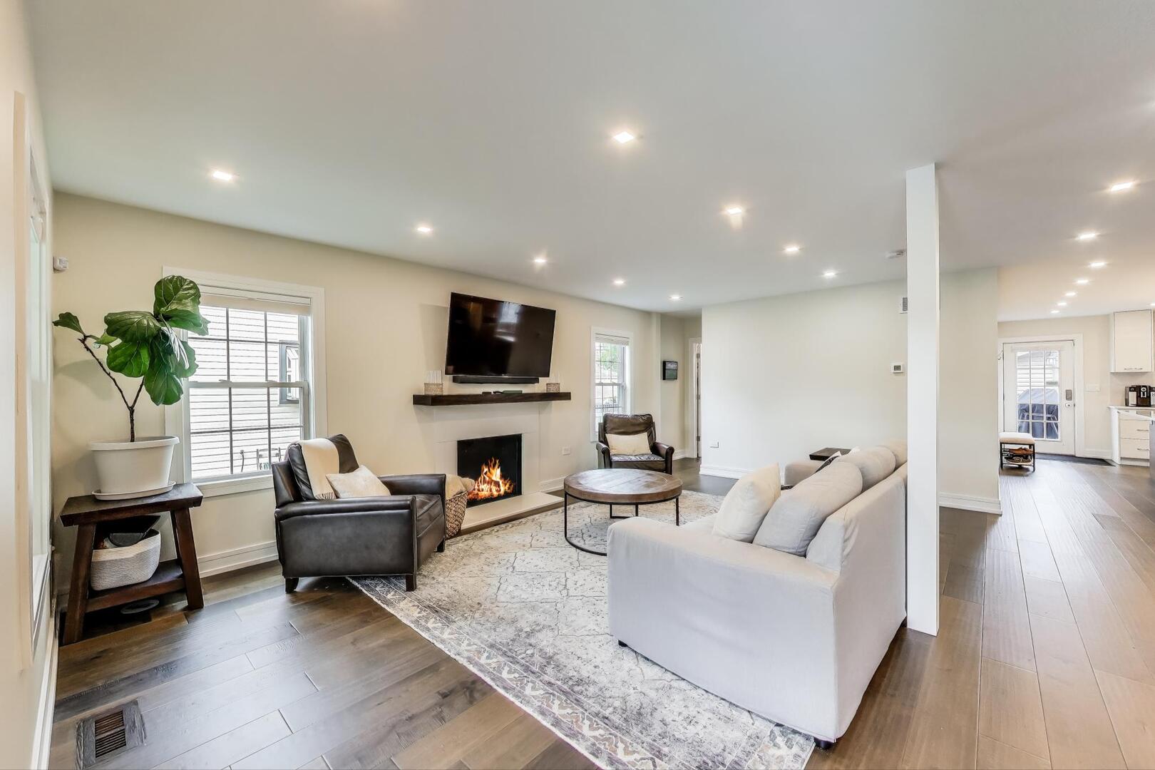 2029 N 74th Court